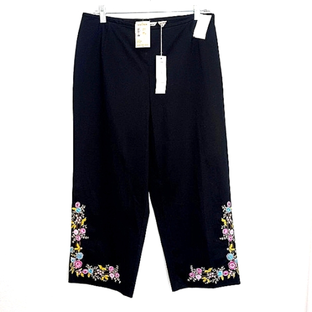 Nordstroms PANTS Size 12 BLACK Floral EMBROIDERED Cropped SPANDEX COTTON Preppy